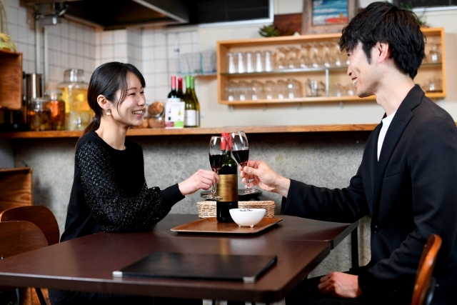 お酒をよく飲む人は不利になる？